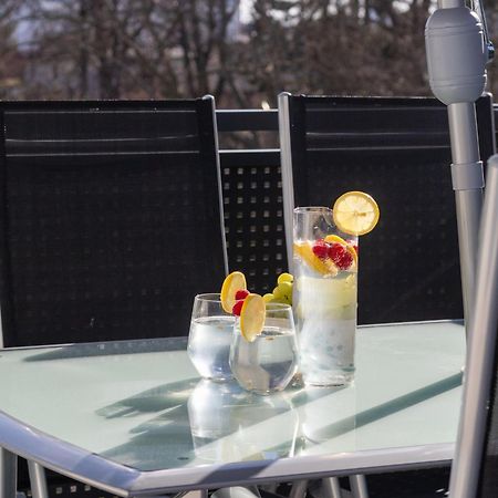 Noblenest: Terrasse - Netflix - Kaffee Apartment Viena Exterior foto