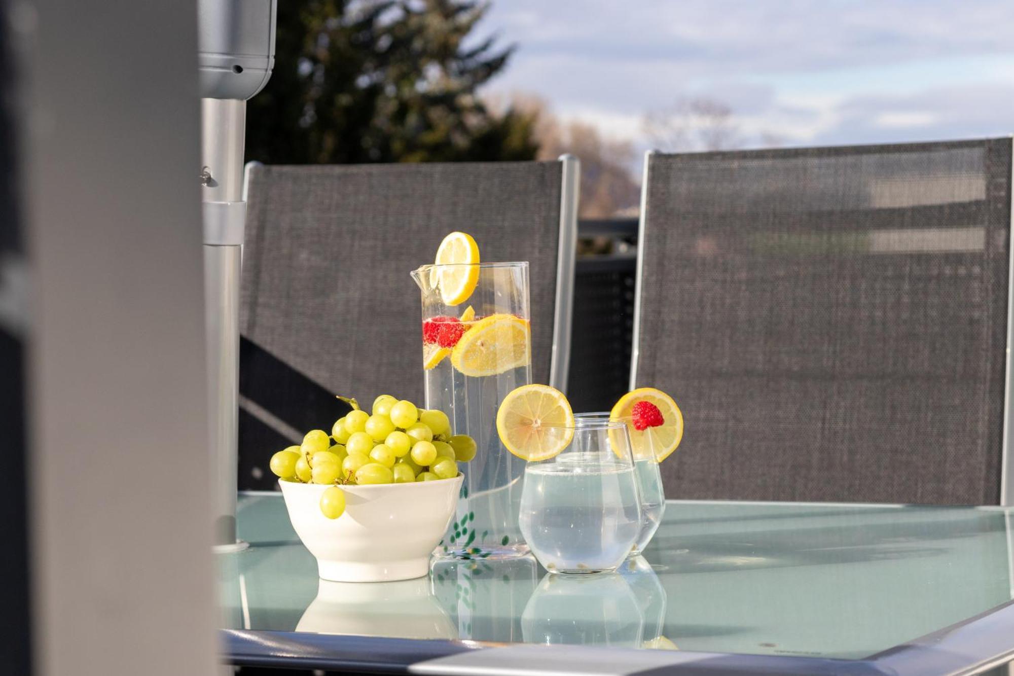Noblenest: Terrasse - Netflix - Kaffee Apartment Viena Exterior foto