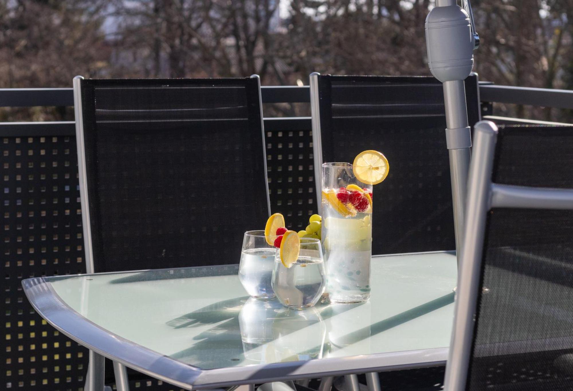 Noblenest: Terrasse - Netflix - Kaffee Apartment Viena Exterior foto